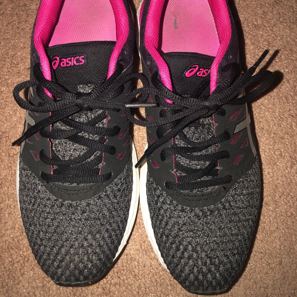 Size 9 ASICS Gel-Exalt 4